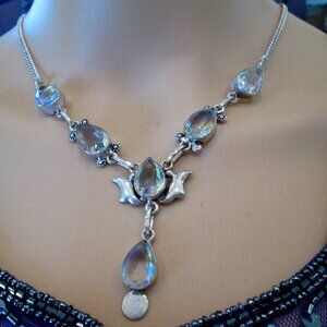 Topaze pear cut with shain and fire ladies silver necklace
